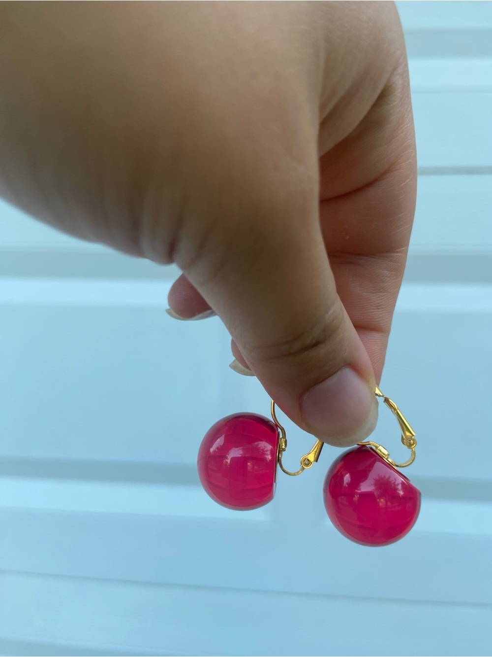 New! Gold Leverback Earrings with Red Glass Orbs 🌹 B3-124 - Picture 4 of 4